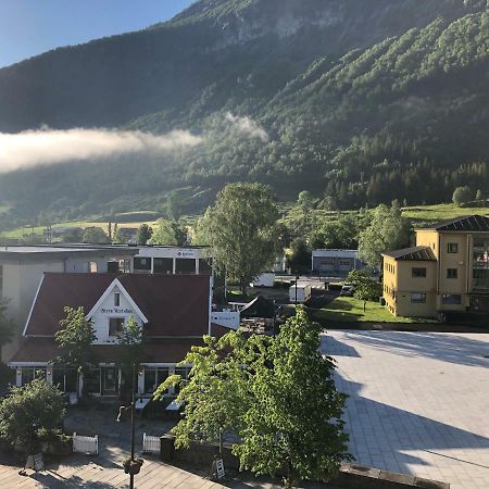 Stryn Kaffebar & Vertshus Exterior photo