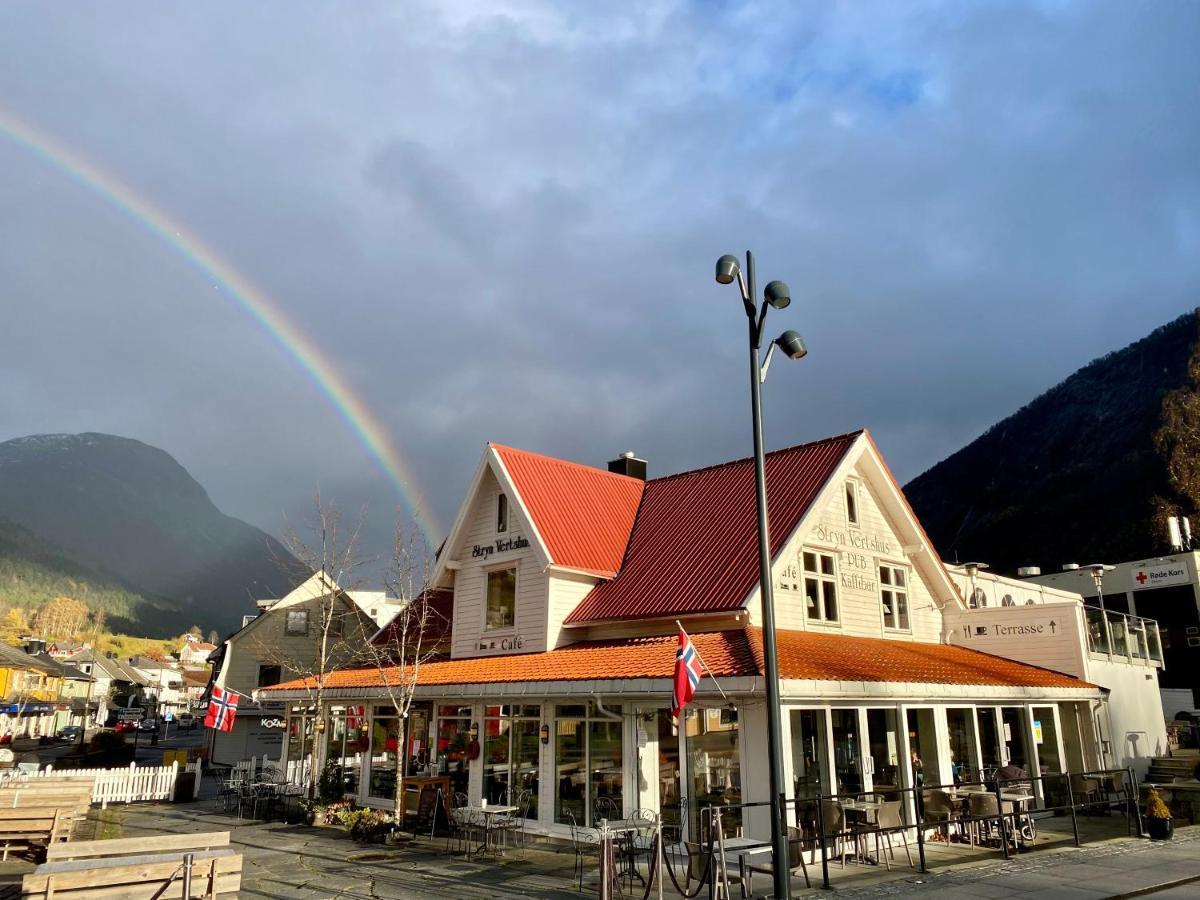 Stryn Kaffebar & Vertshus Exterior photo