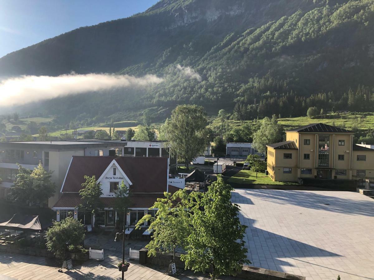 Stryn Kaffebar & Vertshus Exterior photo